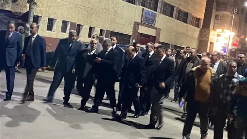 تشييع مهيب لضحايا حادث الطريق الصحراوي الشرقي بالمنيا