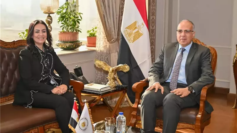 وزيرا الموارد المائية والتضامن يبحثان التعاون فى مجال تدوير نبات ورد النيل