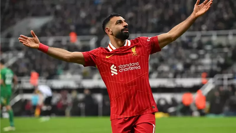 نجم إنتر ميلان : محمد صلاح من أفضل لاعبى العالم