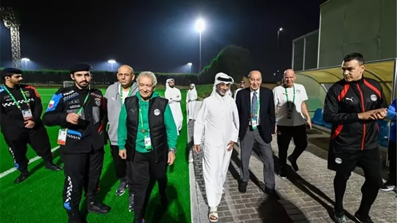 وزير الرياضة القطرى يحضر مران منتخب مصر المشارك فى كأس العرب