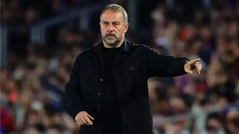 هانز فليك بعد فوز برشلونة على إسبانيول: لا أريد الحديث عن ألونسو