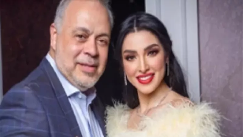 روجينا تحتفل بعيد ميلاد اشرف زكي بطريقتها الخاصة