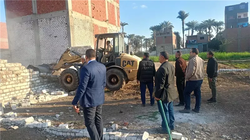عوض: تنفيذ 10 إزالات لمبانٍ بدون ترخيص ومتغيرات غير قانونية