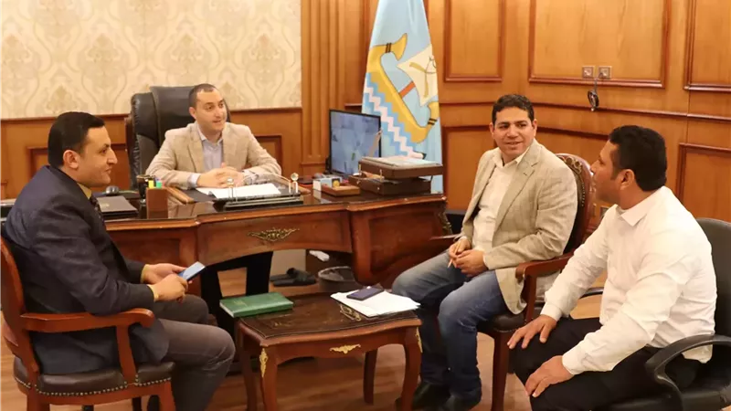 محافظ كفرالشيخ يوجه ببحث عدد من طلبات وشكاوى المواطنين