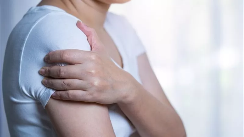 7 مشروبات طبيعية لتخفيف التهاب وآلام المفاصل خلال فصل الشتاء