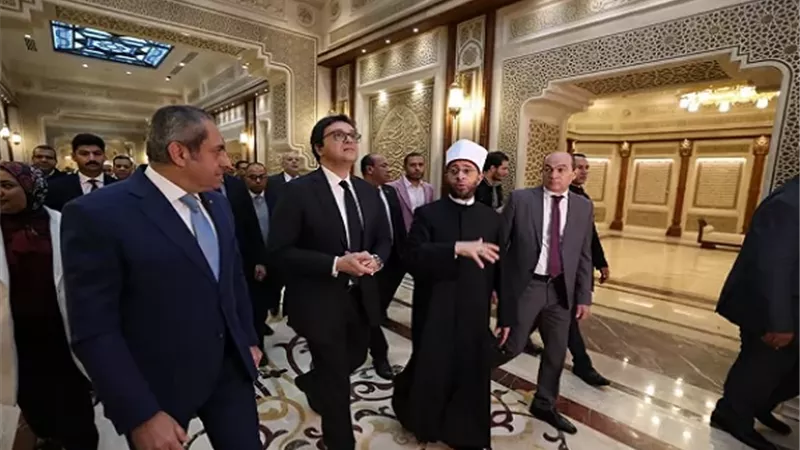 بالصور.. وزير الثقافة يفتتح متحف 