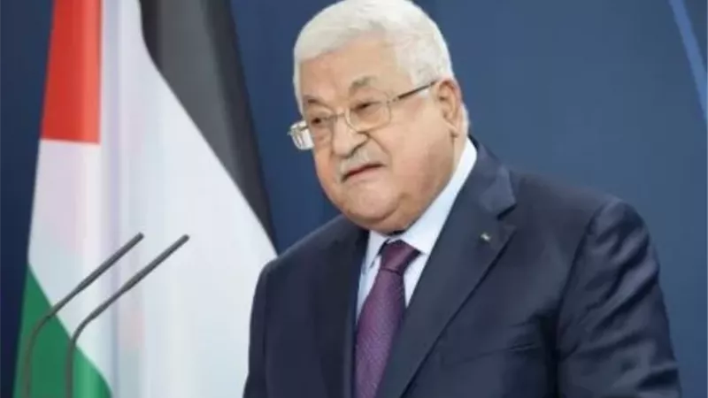 الرئيس الفلسطيني يصدر قرارا بقانون يقضي بدمج وزارتي المالية والتخطيط والتعاون الدولي