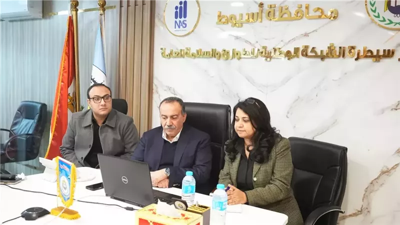 ثورة الطرق الذكية في أسيوط: المحافظ يناقش إدخال تقنيات هندية