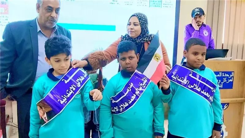 محافظ أسوان يؤكد على الإهتمامه بذوى الهمم