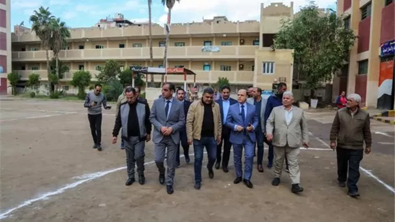 عبدالمعطي يطمئن على اللجان لجولة الإعادة لانتخابات مجلس النواب