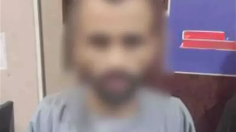 حقيقة ادعاء شخص بقيام آخرين بدهس نجله بجرار زراعى بأسيوط