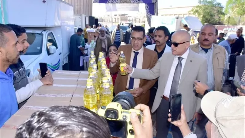 محافظ الأقصر يفتتح سوق اليوم الواحد رقم 47 شرق السكة
