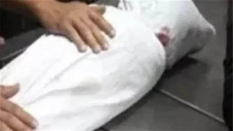 مصرع طفل على يد والده بقرية اسطال بسمالوط بسبب خلافات مع الأم
