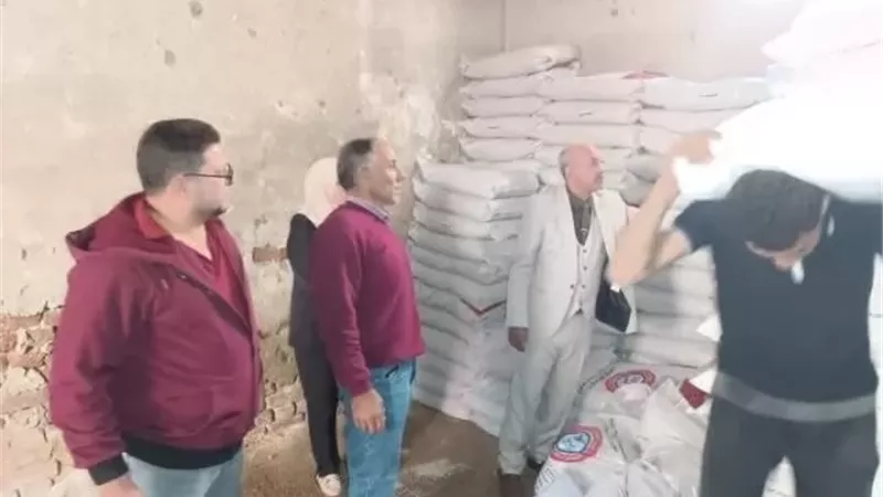 محافظ دمياط يحيل مخالفات صرف أسمدة مدعمة دون وجه حق للتحقيق
