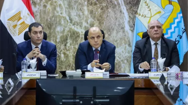 محافظ كفرالشيخ يناقش استعدادات جولة الإعادة للمرحلة الثانية