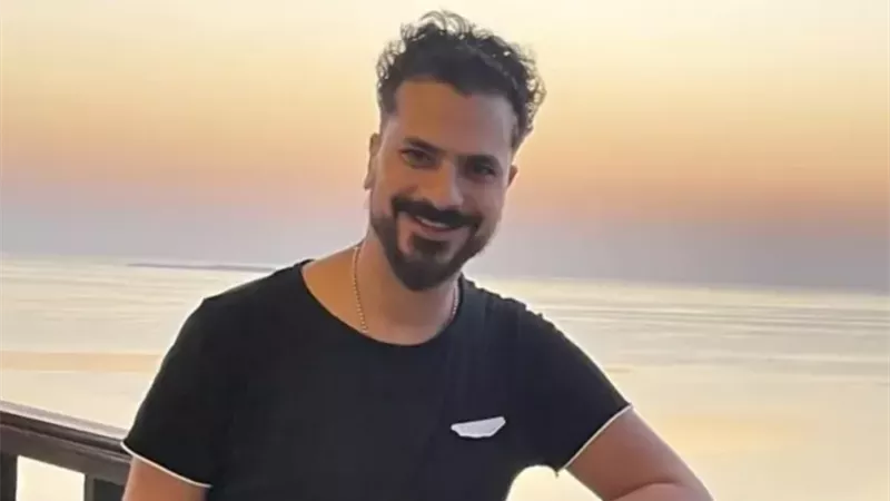 مصطفى أبو سريع يعلن انفصاله عن زوجته