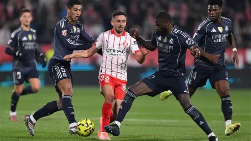 صدمة جديدة.. ريال مدريد يفتقد مدافعه في مباراة تالافيرا بكأس إسبانيا
