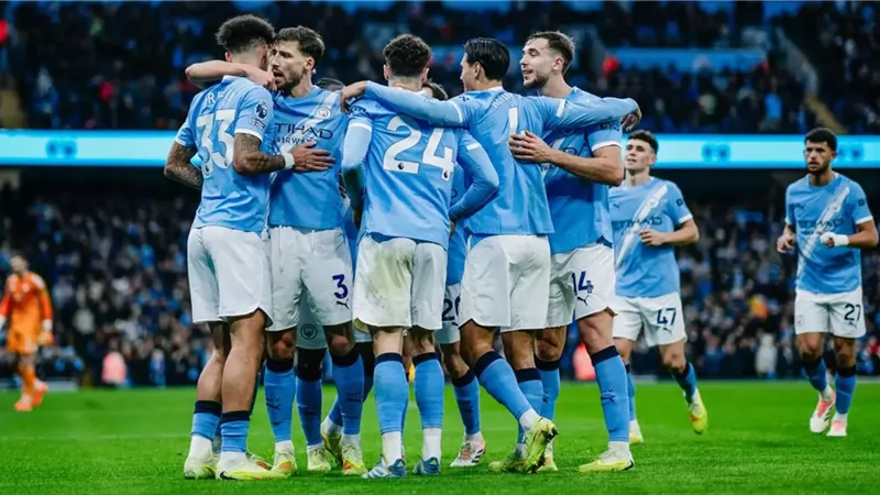 فى غياب مرموش .. تشكيل مانشستر سيتى أمام برينتفورد بكأس كاراباو