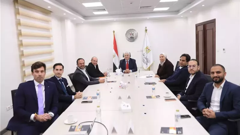 وزير التعليم العالي يبحث التعاون مع جامعة سان أنطونيو فى مورسيا