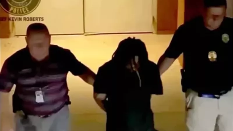 بين ذلك الدين والام المرض في انتظار الفرج