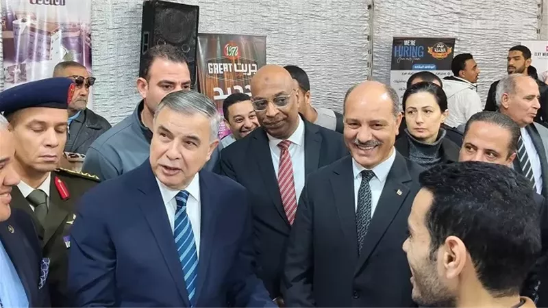 محافظ الاسكندريه يفتتح الملتقى التوظيفى لمدارس التعليم الفنى