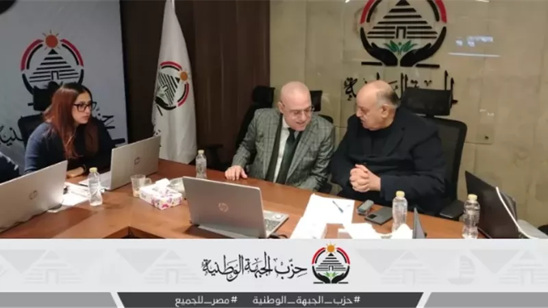 الجزار يتفقد الغرفة المركزية للجبهة لمتابعة الإعادة