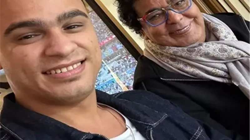 برفقة الكينج..مصطفى حدوتة يحتفل بنجاح الأغنية الرسمية لبطولة كأس العرب