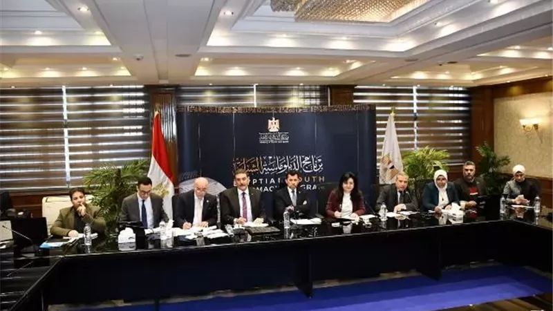 وزيرالشباب يشهد جانبا من مقابلات الالتحاق ببرنامج الدبلوماسية الشبابية