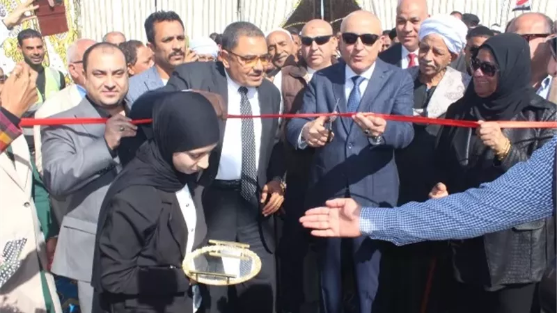 محافظ الأقصر يفتتح ٤ محطات صرف صحى بمركز إسنا