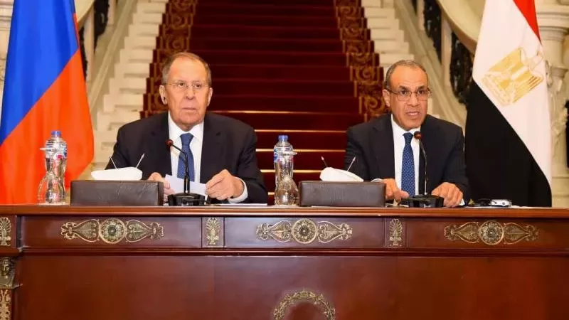 أهم تصريحات وزير الخارجية خلال لقائه نظيره الروسي (إنفوجراف)