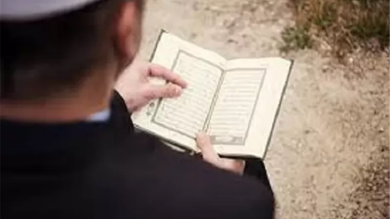 بـ4 احاديث نبوية تعرف على حكم تلقين الميت وقراءة الفاتحة عليه