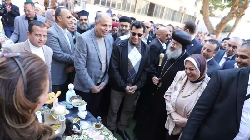وزير الشباب والرياضة ومحافظ المنيا يفتتحان ملتقى التوظيف الخامس