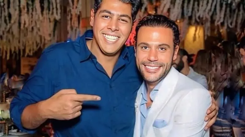 محمد إمام يدعم عمر مصطفى متولي بعد وفاة والدته