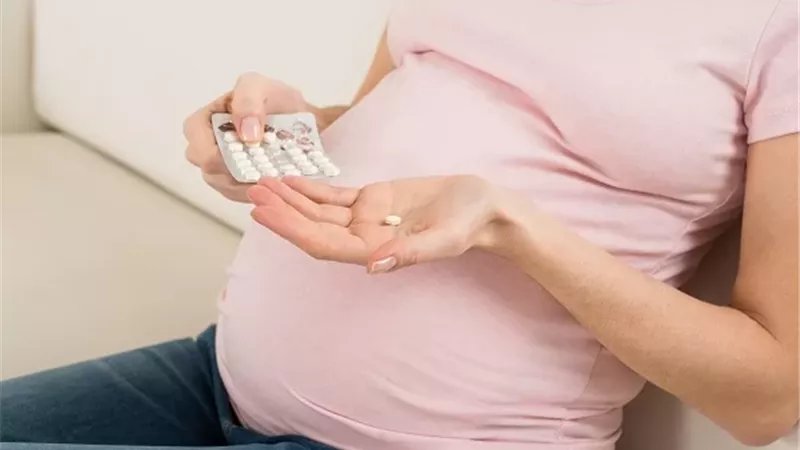 حمض الفوليك أثناء الحمل .. حماية الأم ونمو صحي للجنين
