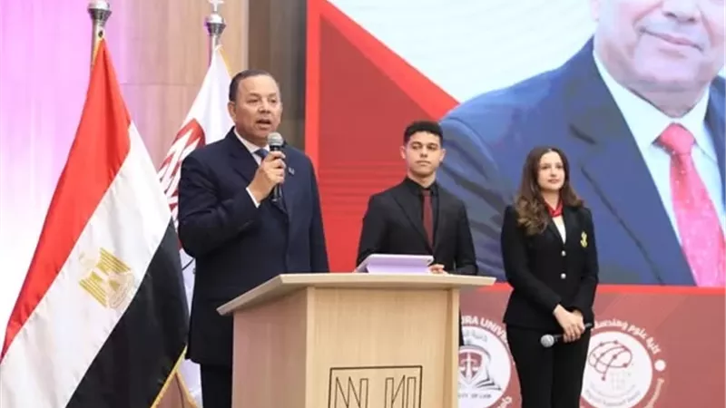 وزير التعليم العالي ومحافظ الدقهلية يشهدان تخريج أول دفعة من خريجي جامعة المنصورة الأهلية