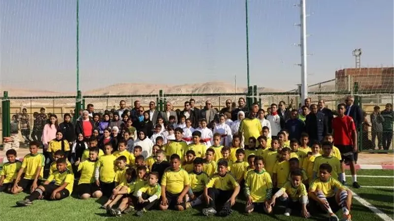 وزير الشباب ومحافظ المنيا يفتتحان ملعب كرة قدم بمركز شباب البرشا