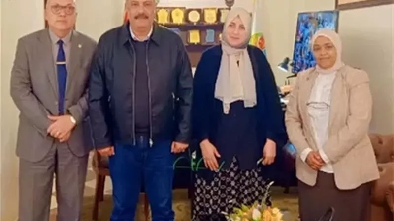 جامعة قناة السويس تبحث تعزيز الشراكة مع مياه القناة