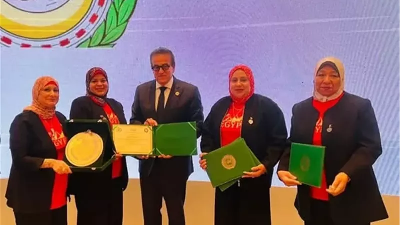 الإسماعيلية تفوز بجائزة العمل المميز في التمريض والقبالة