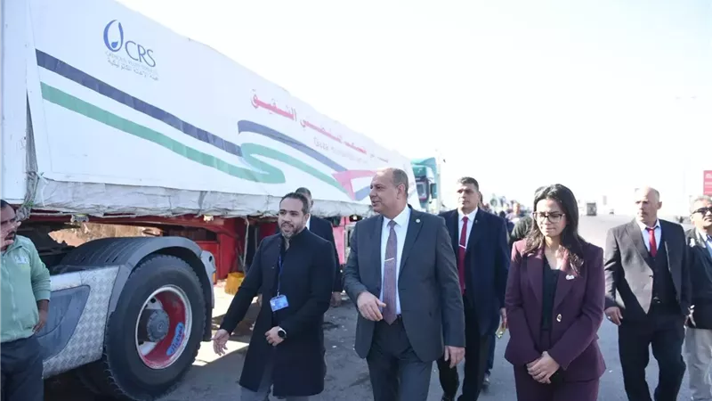 التموين تطلق القافلة الـ 15 من المساعدات الإغاثية العاجلة إلى غزة