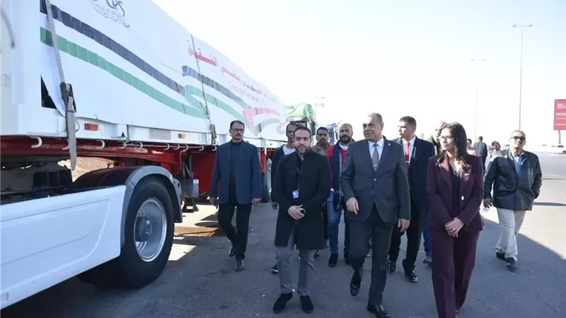 التموين تطلق القافلة الـ 15 من المساعدات الإغاثية العاجلة إلى غزة