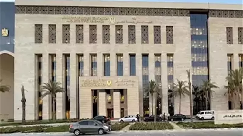 انتظام التدريب العملي لطلاب كلية العلوم بجامعة القاهرة الأهلية