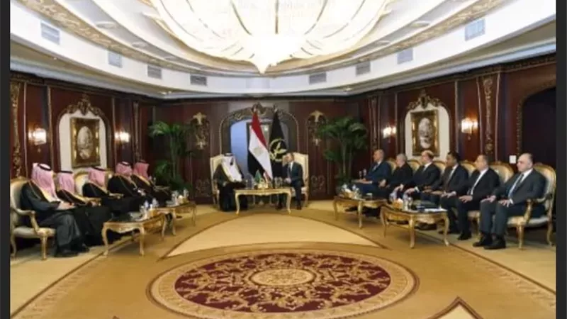 وزير الداخلية يستقبل وزير الحج والعمرة السعودى لتعزيز التعاون