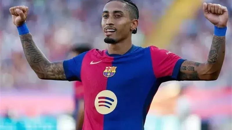 البرازيلي رافينيا رجل مباراة برشلونة وفياريال