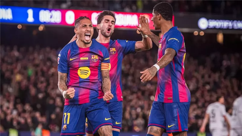 موسم برشلونة من المعاناة إلى الصدارة.. السر في هذا اللاعب
