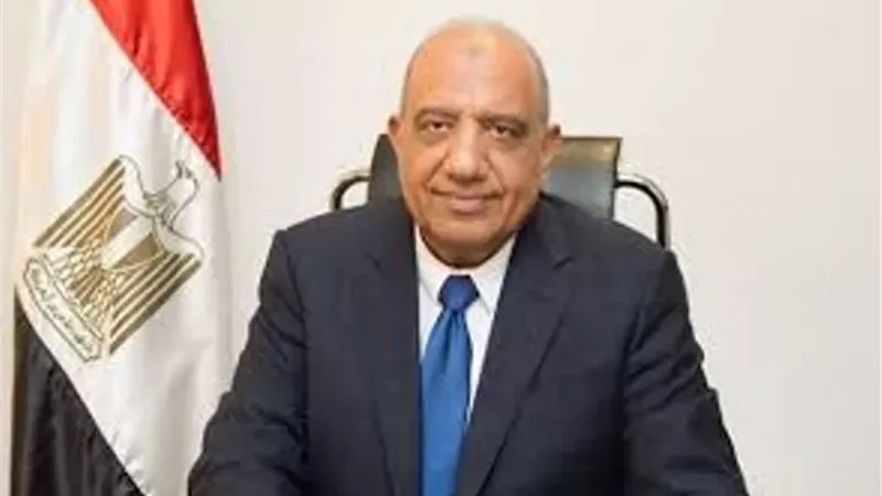 وزير الكهرباء يتوجه إلى الصين لبحث سبل التعاون