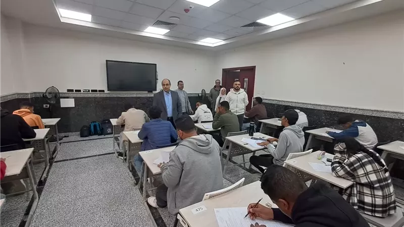 انطلاق امتحانات الفصل الدراسي الأول ببرنامجي الحاسبات والتمريض