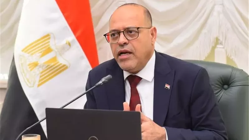 وزير العمل يصدر قرارًا بشأن مواعيد وضوابط الوفاء بحقوق العمال عند إغلاق المنشآت