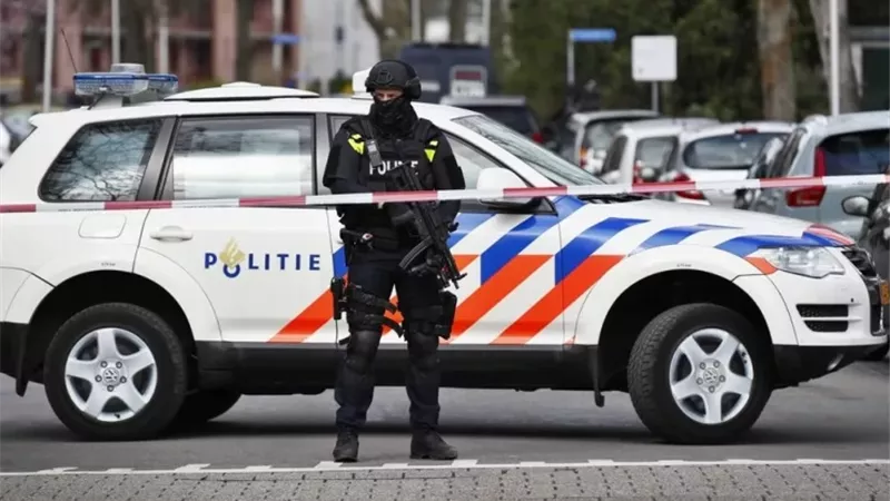 إصابة 9 أشخاص في حادث دهس شرقي هولندا