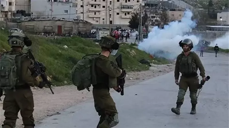 إصابة فلسطيني برصاص الاحتلال واثنين بالرضوض قرب حاجز عورتا جنوب نابلس