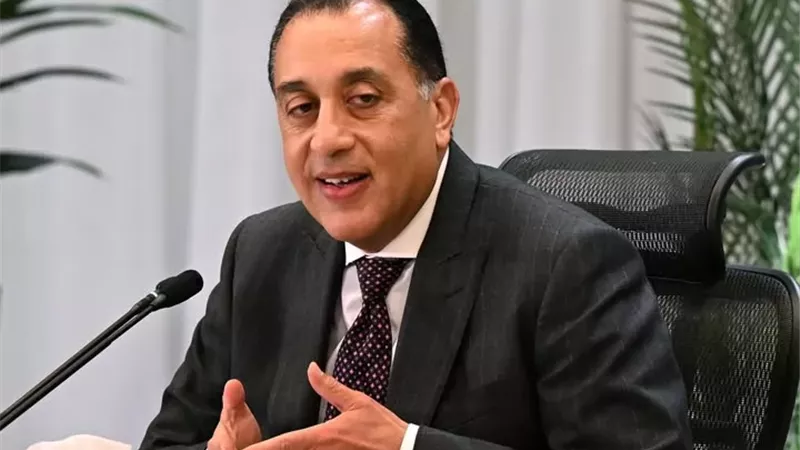 رئيس الوزراء يبدأ جولة تفقدية في مشروعات حياة كريمة بقرى مركز الصف